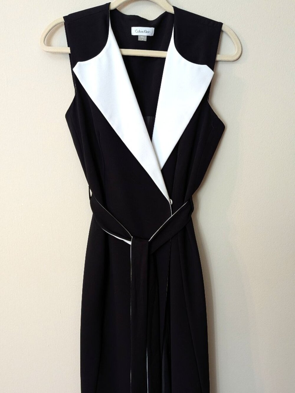 Calvin Klein Women’s Black & White Sleeveless Wrap Dress – Size 8